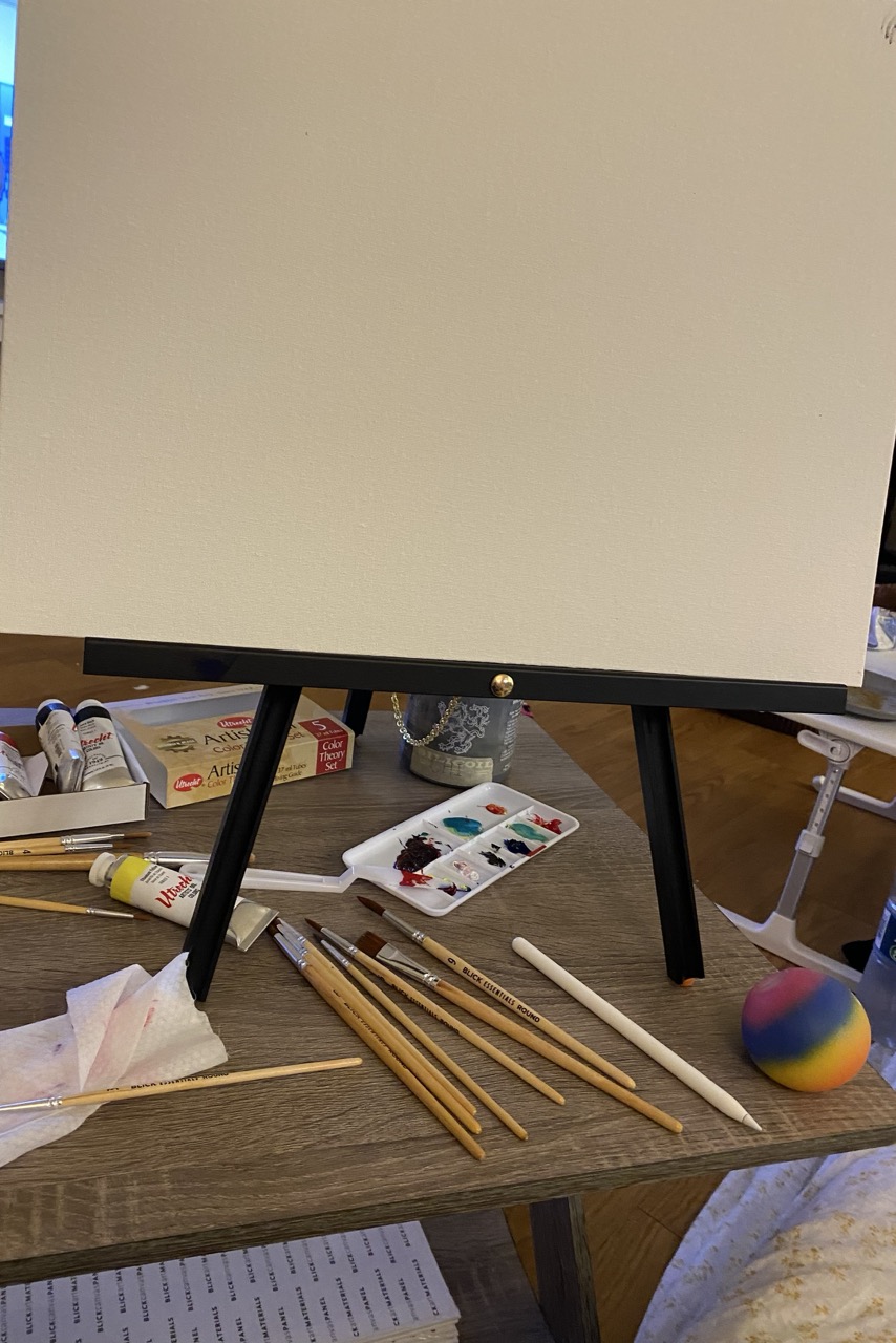 Traditional medium used for the painting: canvas and oil paints.
